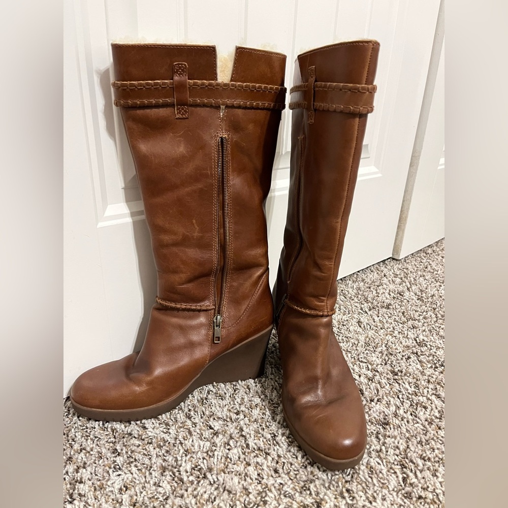 UGG Genuine Leather Heel Brown Riding Boots Size 8 Women’s with Zipper & Buckle